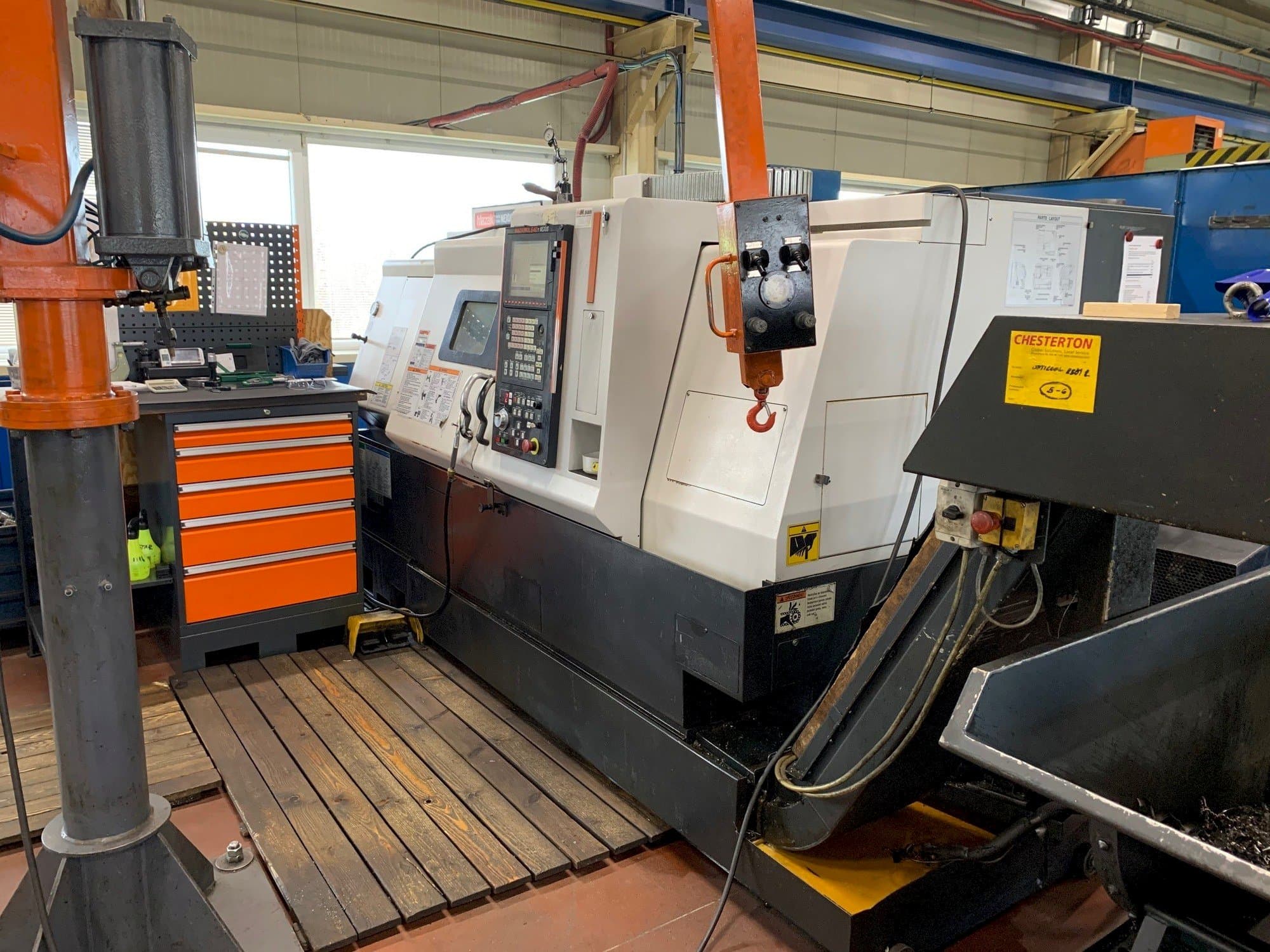 Vooraanzicht van Mazak QTN - 250 machine