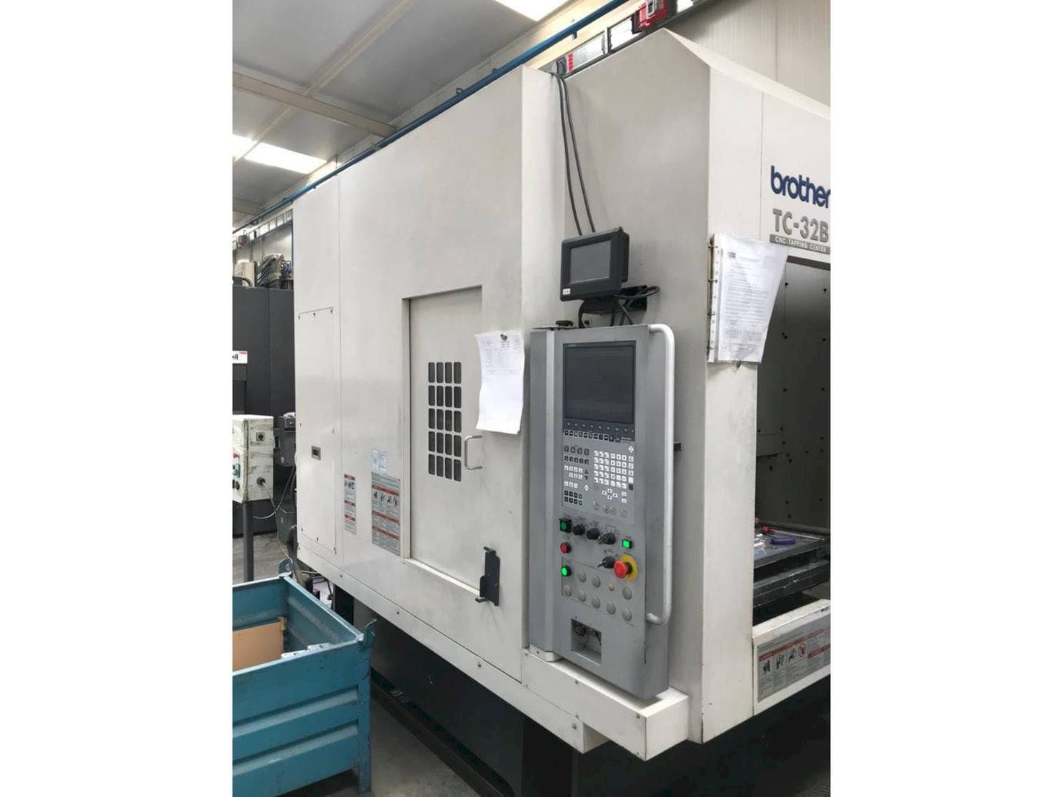 Vooraanzicht van Brother TC-32BN QT machine