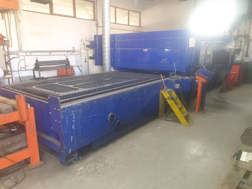 Vooraanzicht van Bystronic ByStar 3015 machine