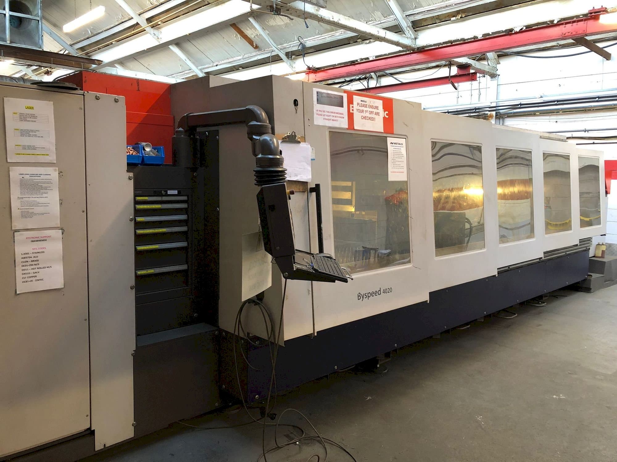Vooraanzicht van Bystronic BySpeed 4020 machine