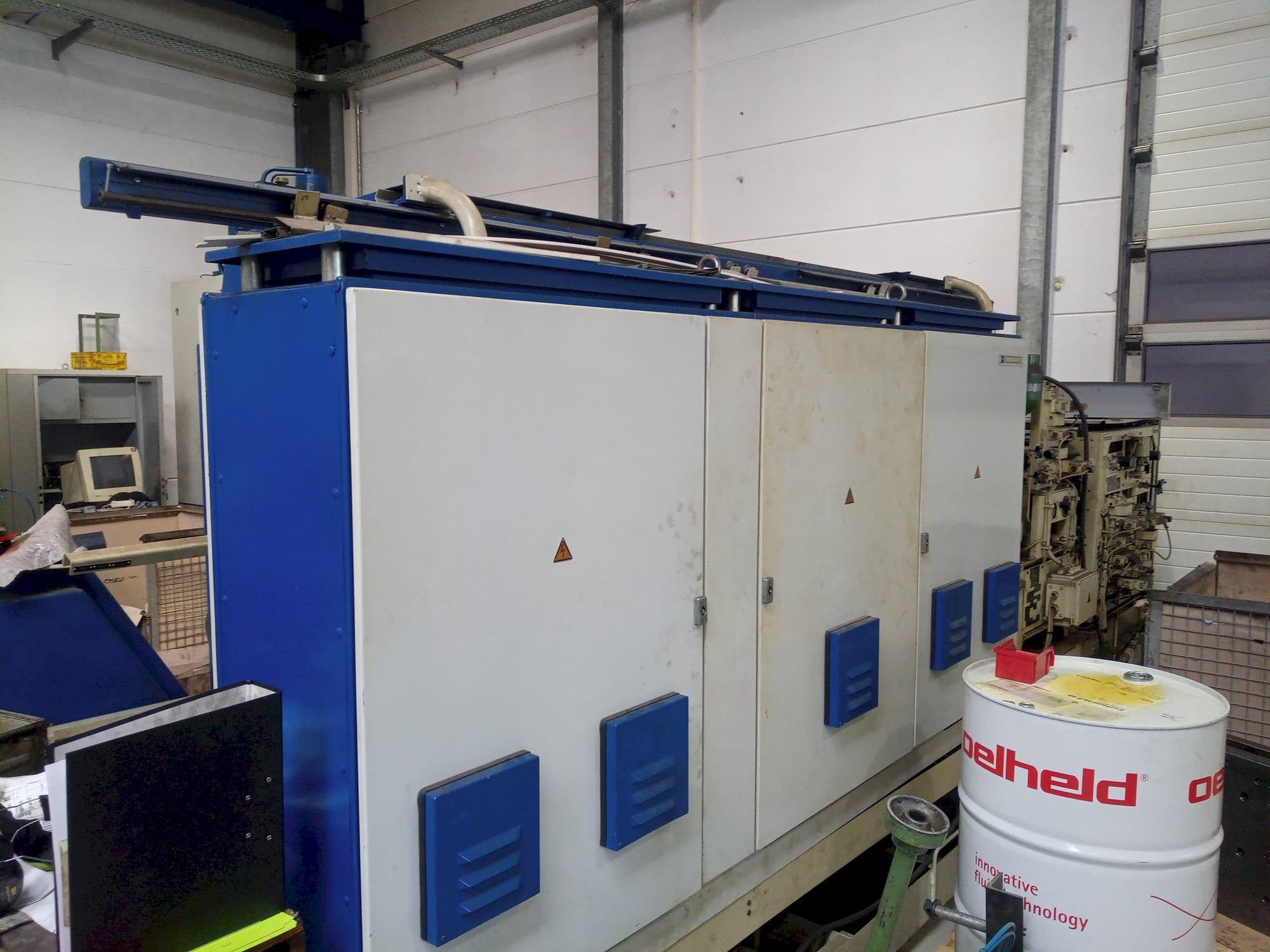 Vooraanzicht van NILES DFS2-2 machine