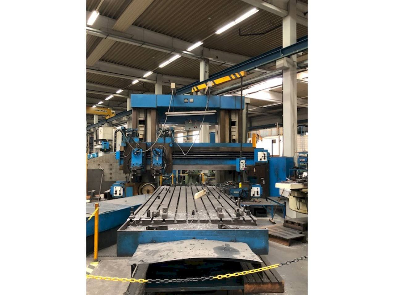Vooraanzicht van SHV FELD12 Q251 machine