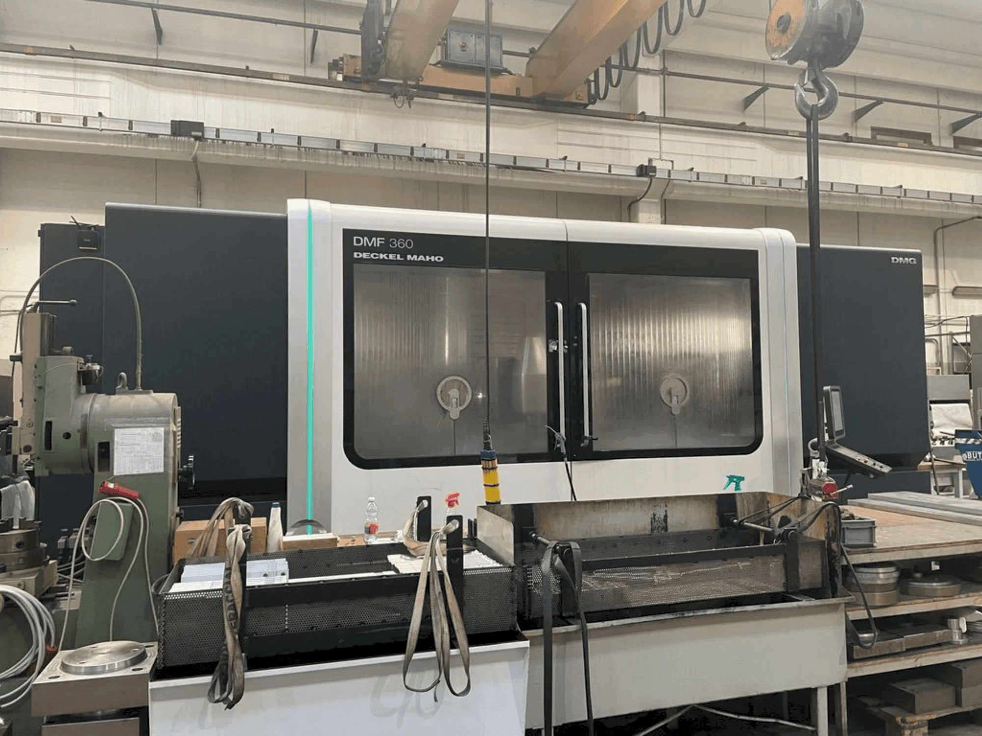 Vooraanzicht  van DMG DMF 360  machine