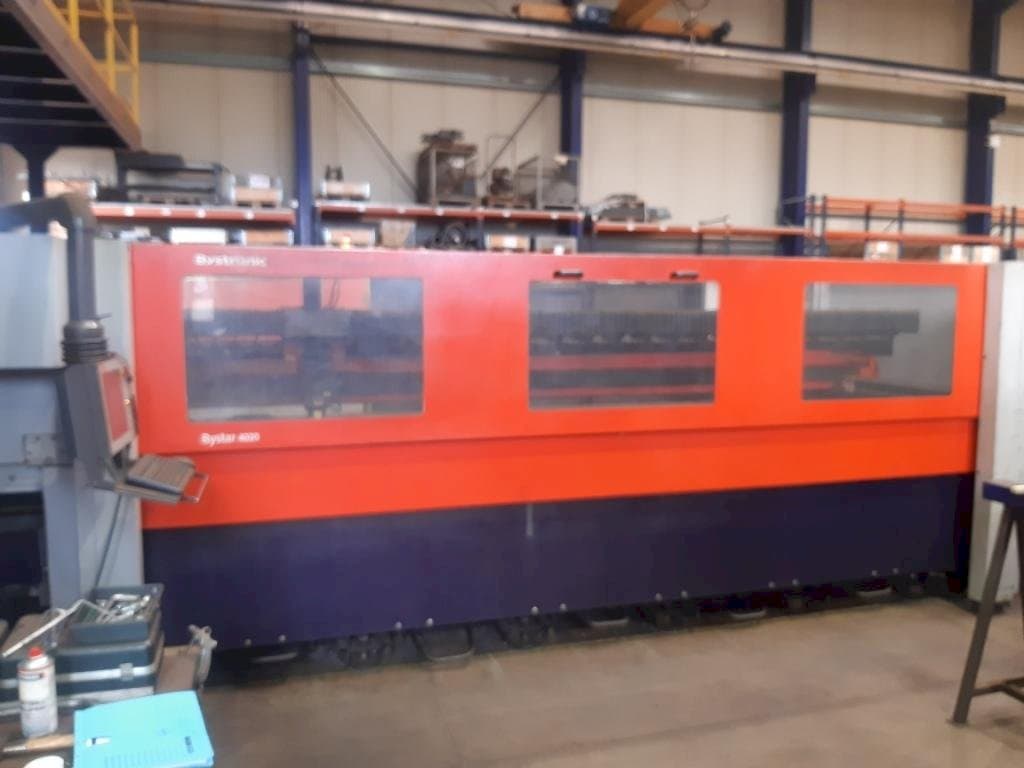 Vooraanzicht van Bystronic Bystar 4020 machine