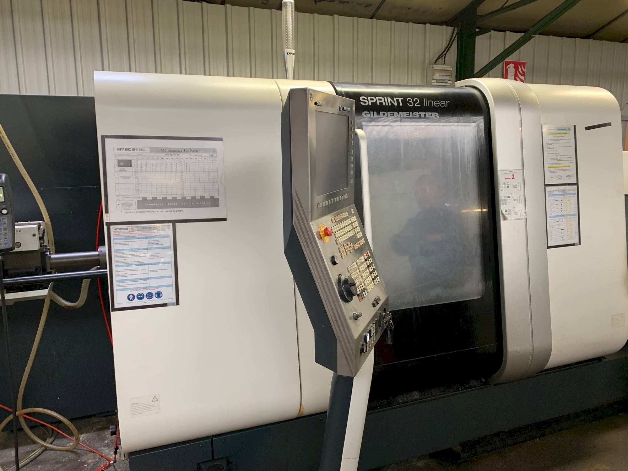 Vooraanzicht van DMG SPRINT 32 linear machine