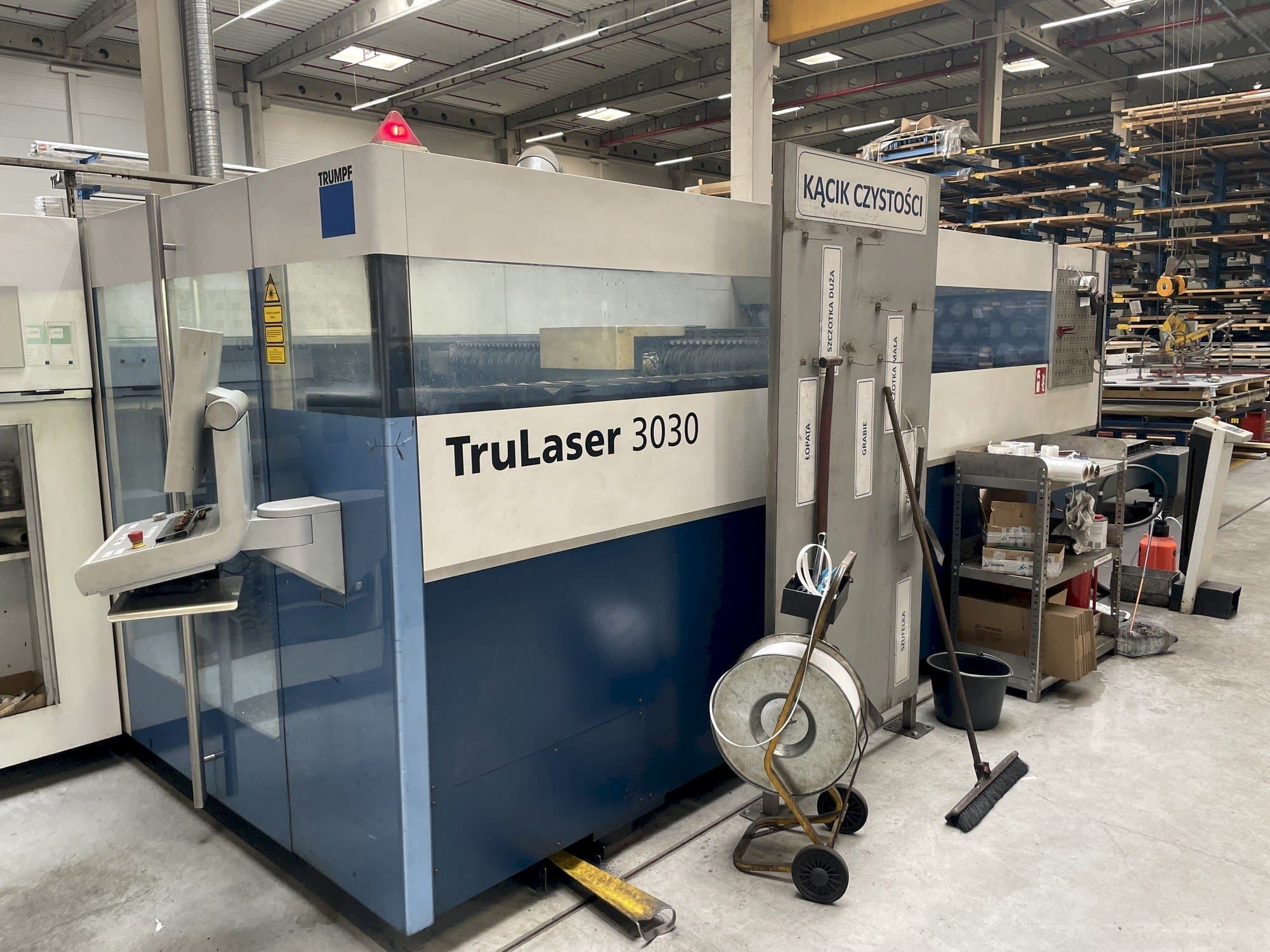 Vooraanzicht van Trumpf TruLaser 3030 machine