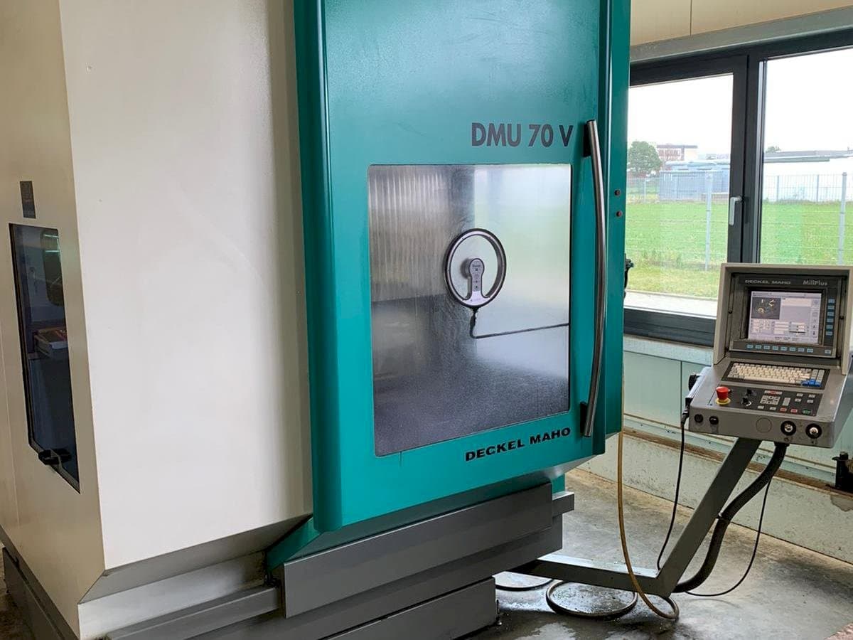 Vooraanzicht  van DECKEL MAHO DMU 70V  machine