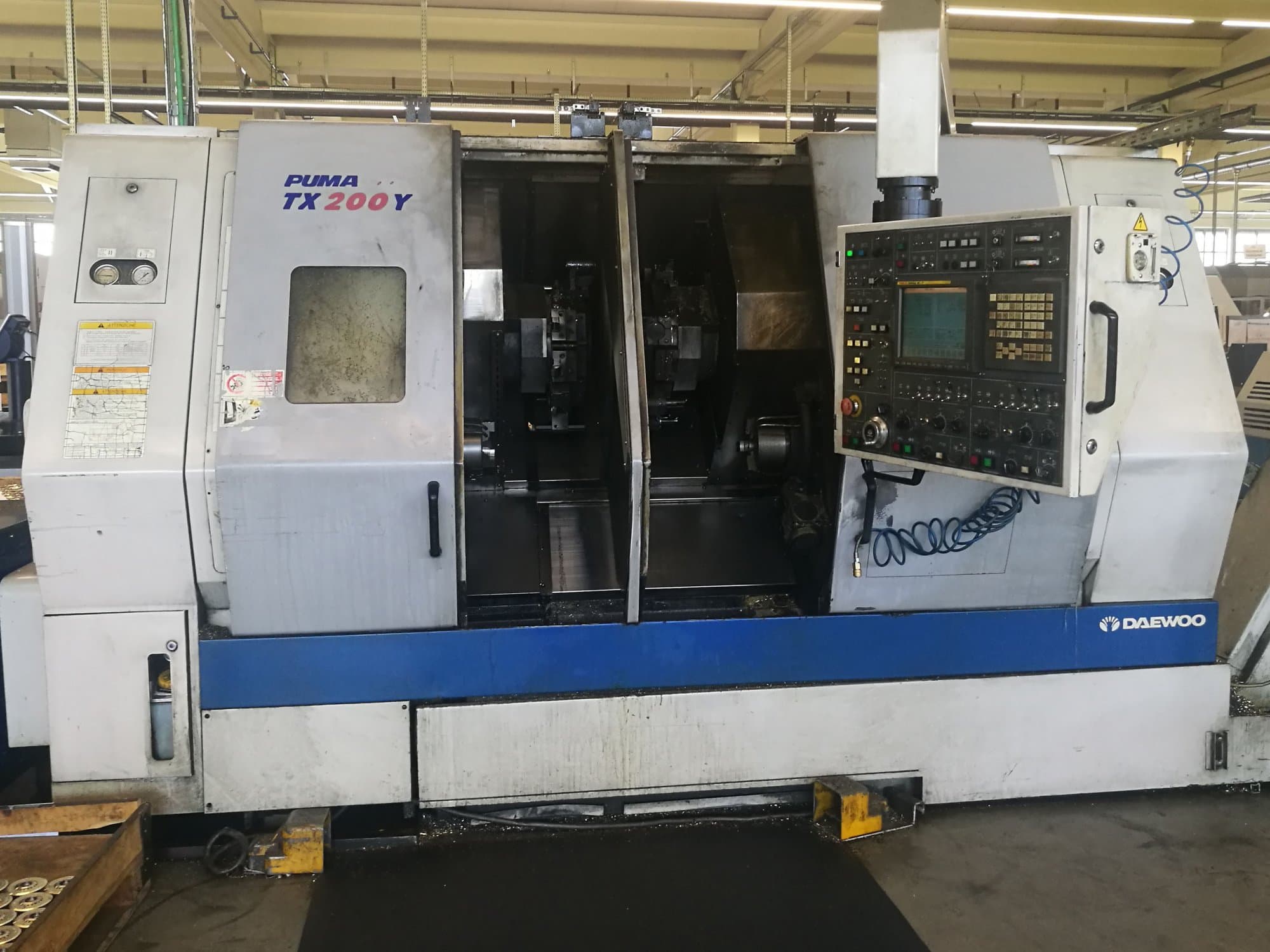 Vooraanzicht van DAEWOO PUMA TX20Y machine