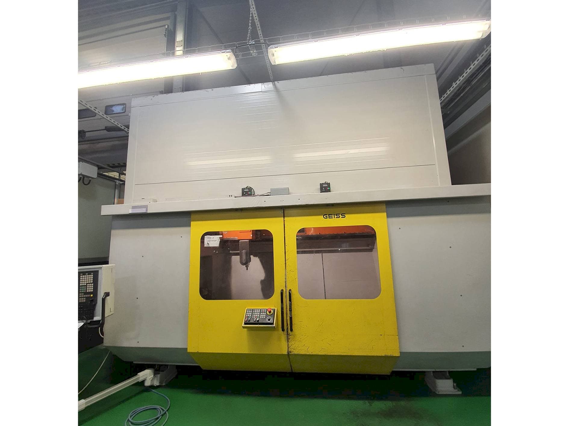 Vooraanzicht van GEISS FZ 2000x1000 ECO machine