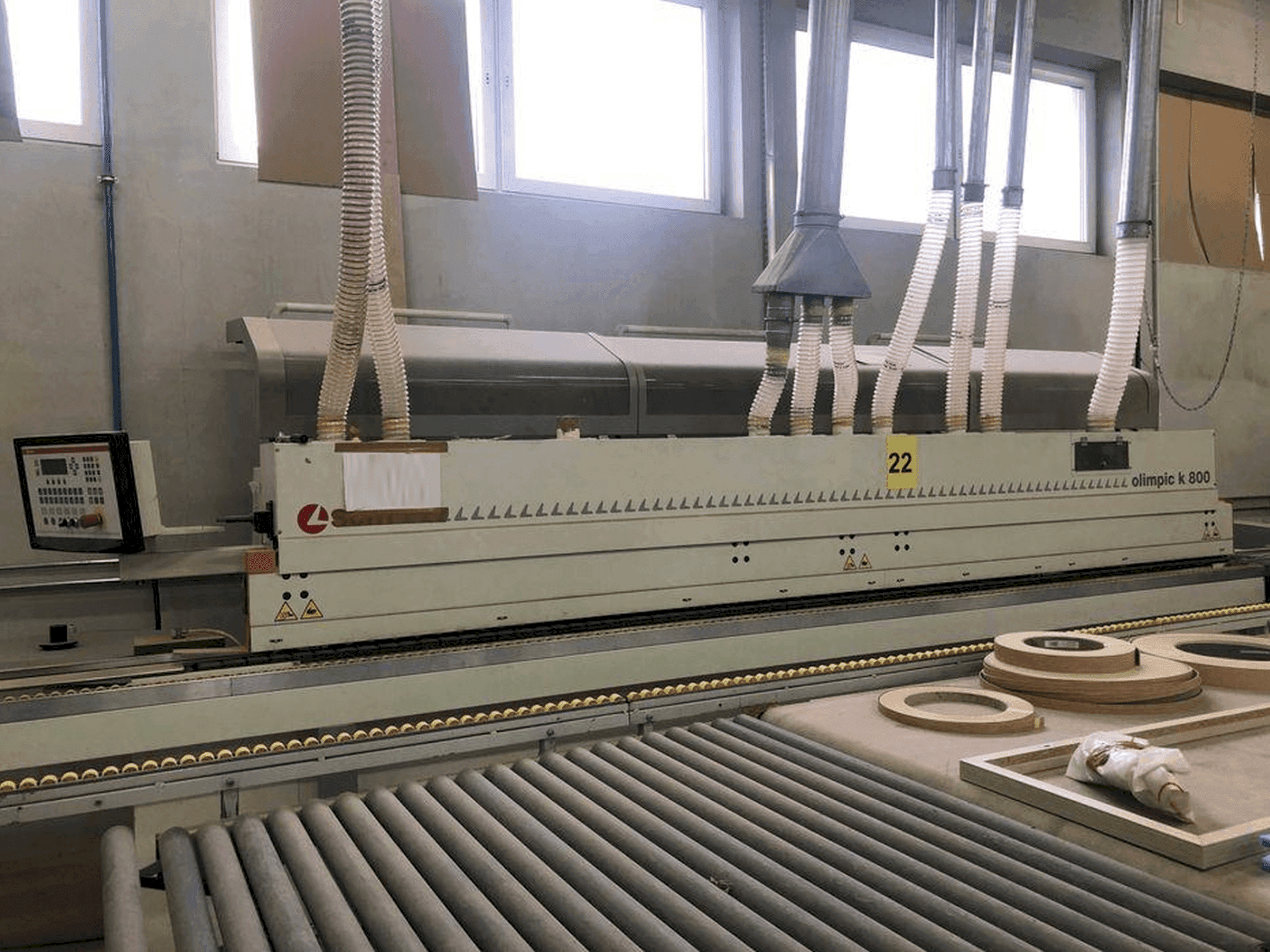 Vooraanzicht  van SCM Olimpic K800  machine