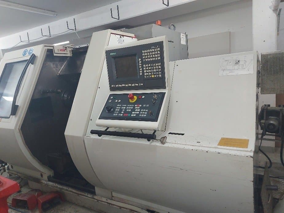 Vooraanzicht van Gildemeister MF Twin 65 machine