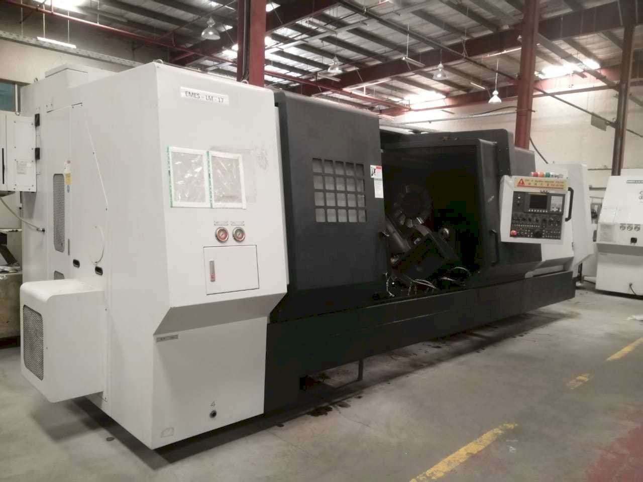 Linkerzijdeaanzicht van YOU JI YH 50/300 machine