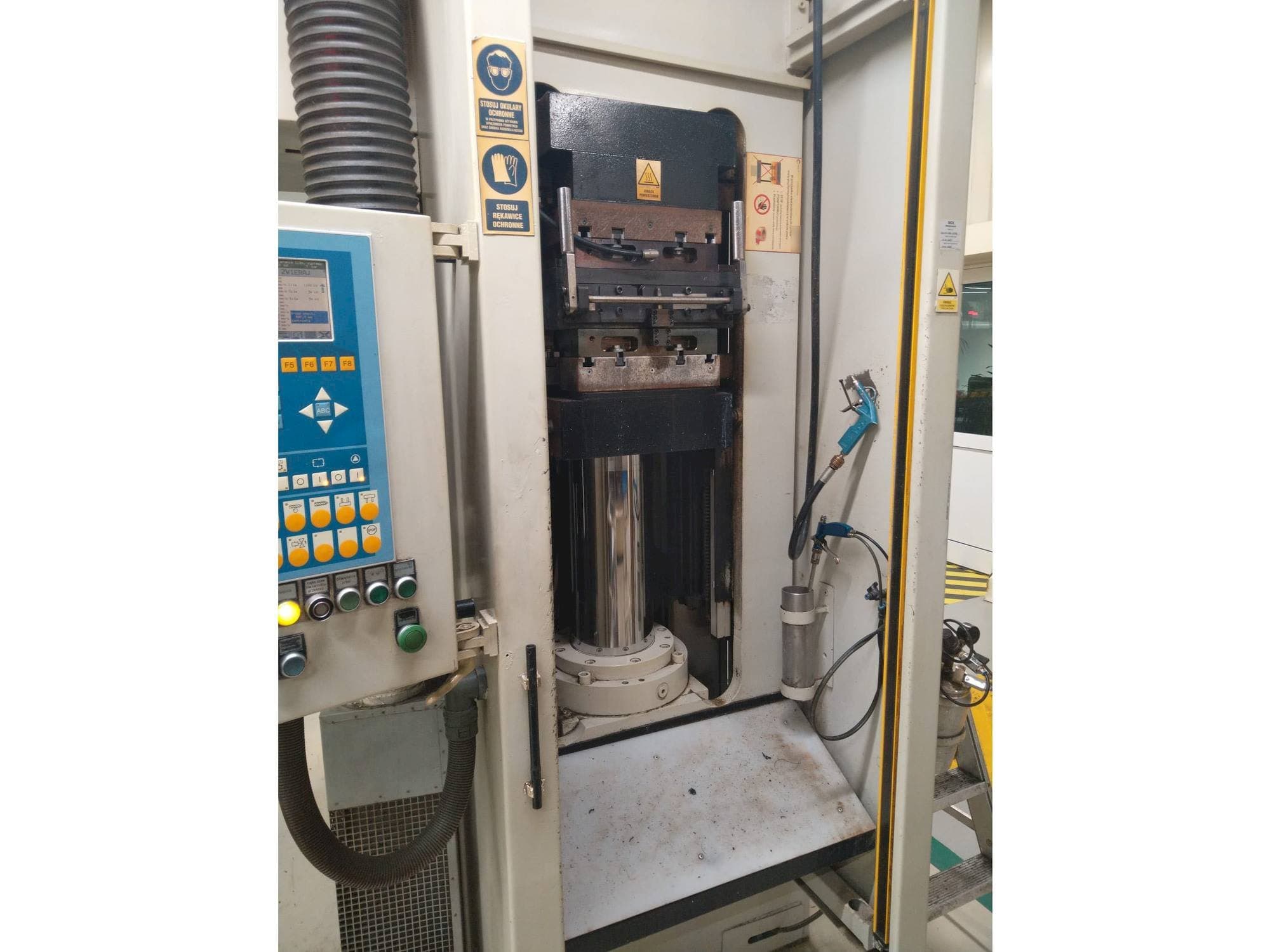 Linkerzijdeaanzicht van LWB STEINL VRE 1100/1000 machine