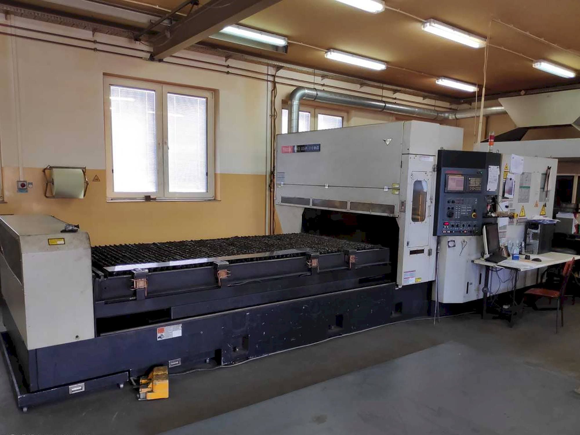 Vooraanzicht van Mazak Space Gear 510 Mk II machine