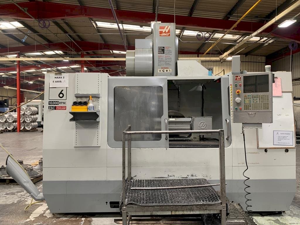 Vooraanzicht van HAAS VF-6/40 machine