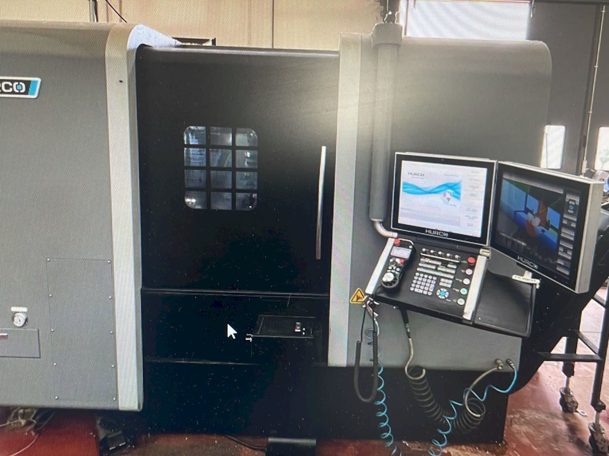 Vooraanzicht van Hurco TMX8MYSi machine