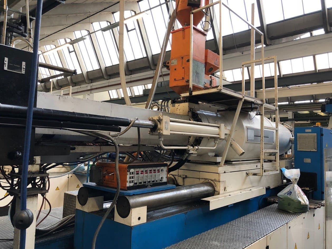 Werkruimte van ENGEL ES 7000/800 machine