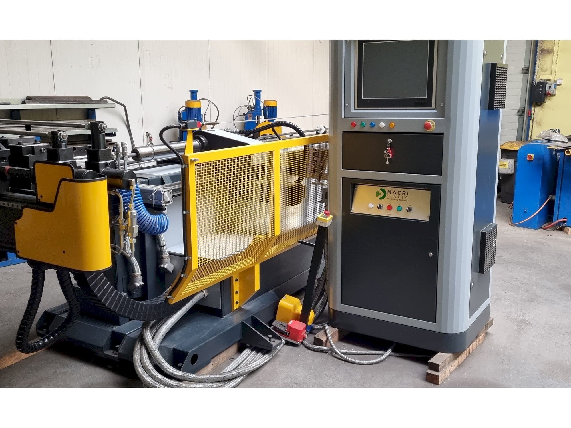 Vooraanzicht van MACRI ITALIA PROVAR 6-45 U-D machine
