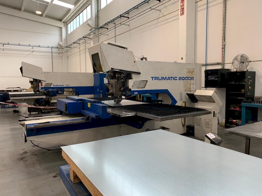 Vooraanzicht van Trumpf Trumatic 2000 R machine