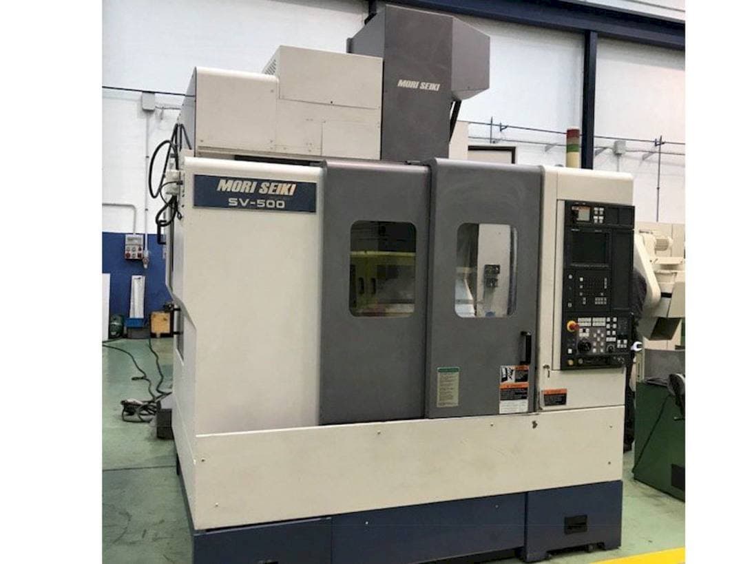 Vooraanzicht van MORI SEIKI SV-500 machine