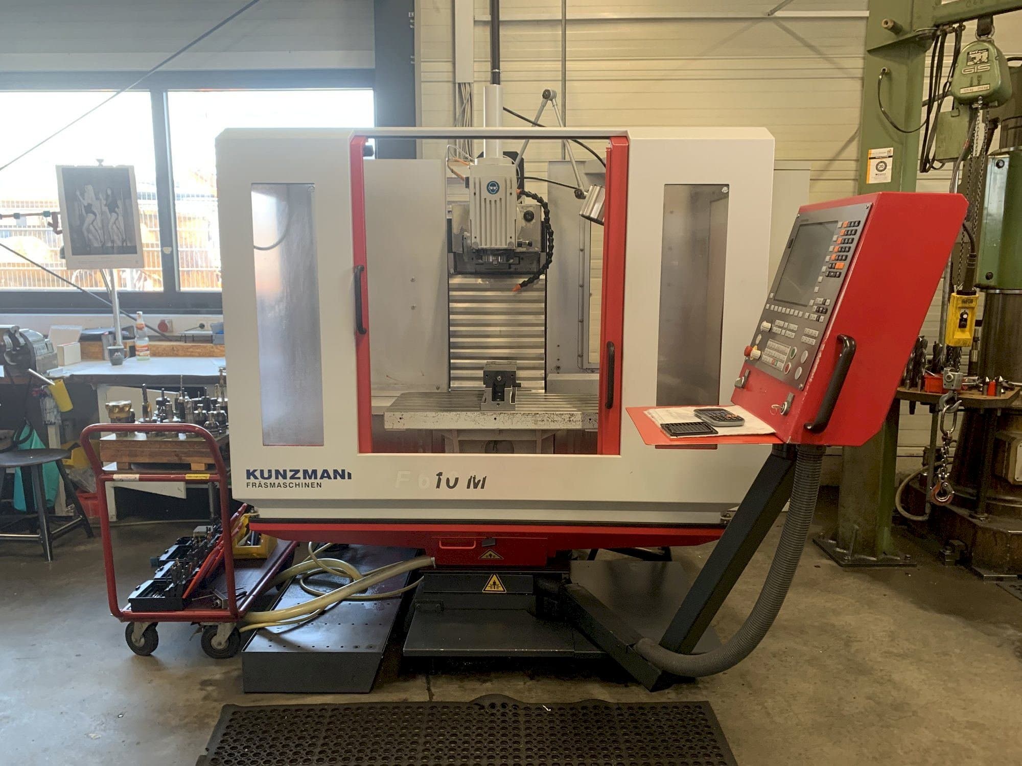 Vooraanzicht van KUNZMANN WF 610 M machine