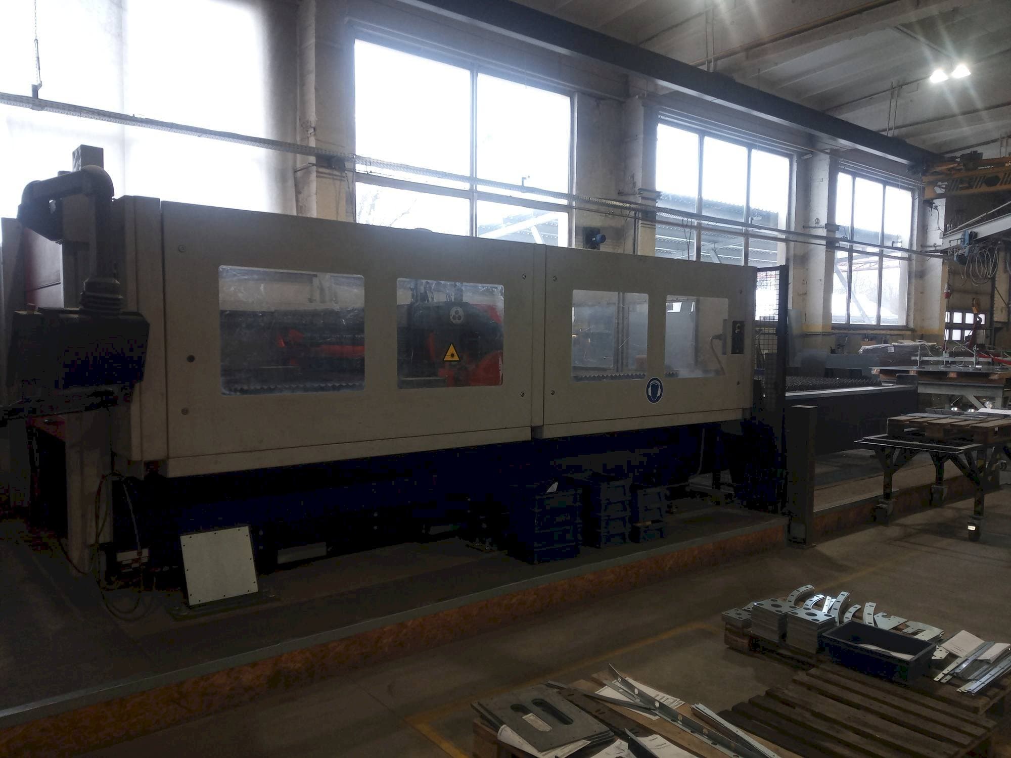 Vooraanzicht van Bystronic Bysprint 3015 machine