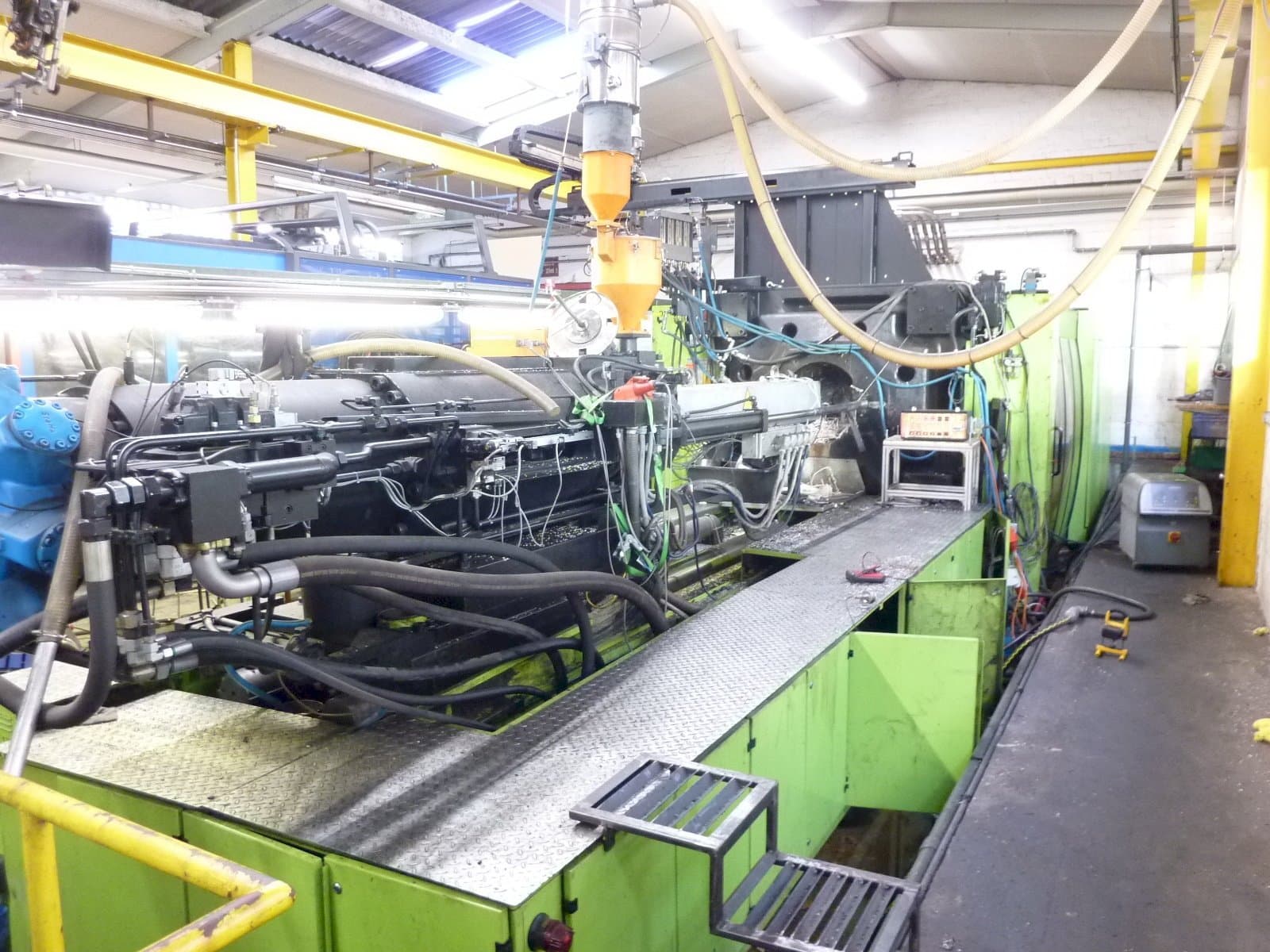 Linkerzijdeaanzicht van ENGEL ES 10000/1300 DK machine