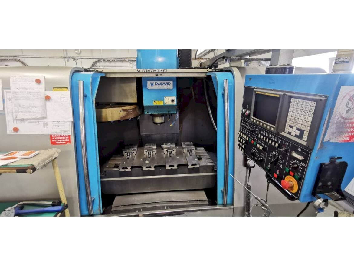 Vooraanzicht  van Dugard									 EAGLE 1000 VMC-L  machine