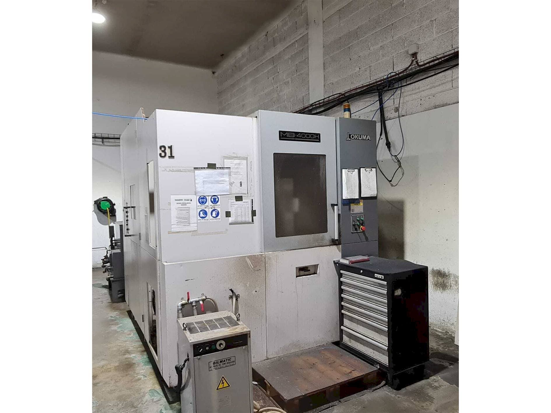 Vooraanzicht van Okuma MB-4000H machine