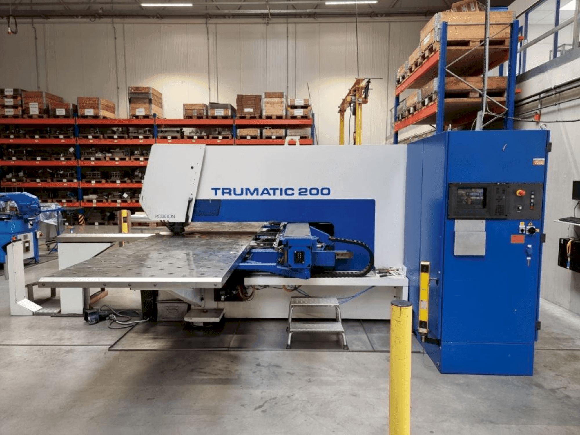 Vooraanzicht  van TRUMPF Trumatic 200  machine