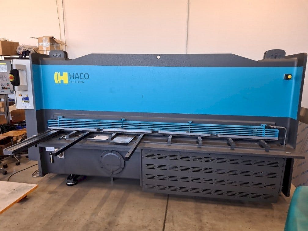 Vooraanzicht  van HACO HSLX 3006  machine