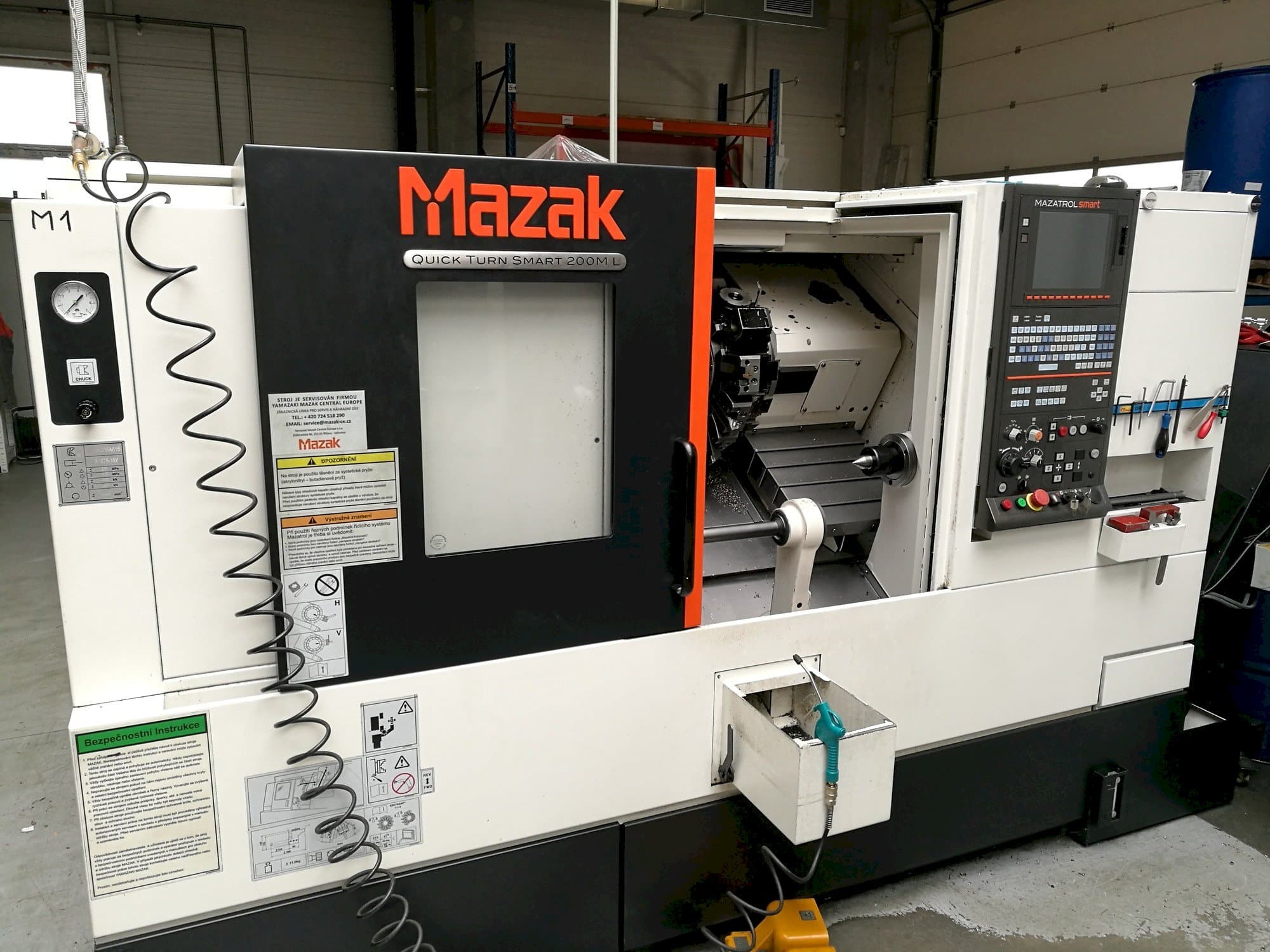 Vooraanzicht van Mazak Quick Turn Smart 200 ML machine