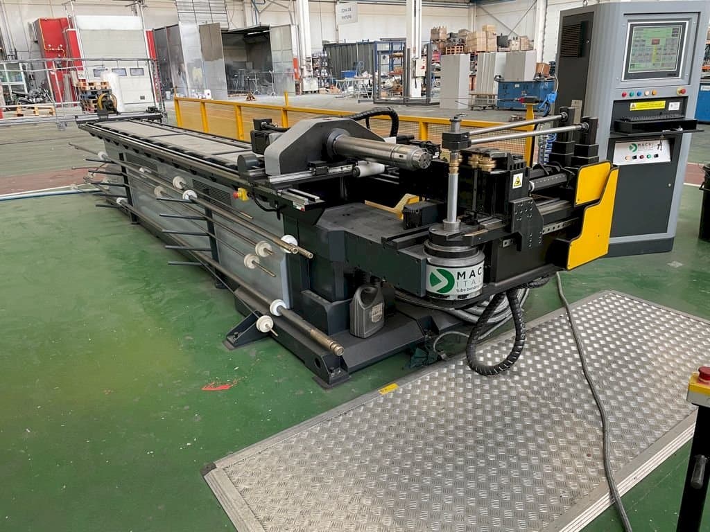 Vooraanzicht van Macri Italia Provar 65 UD-6 machine