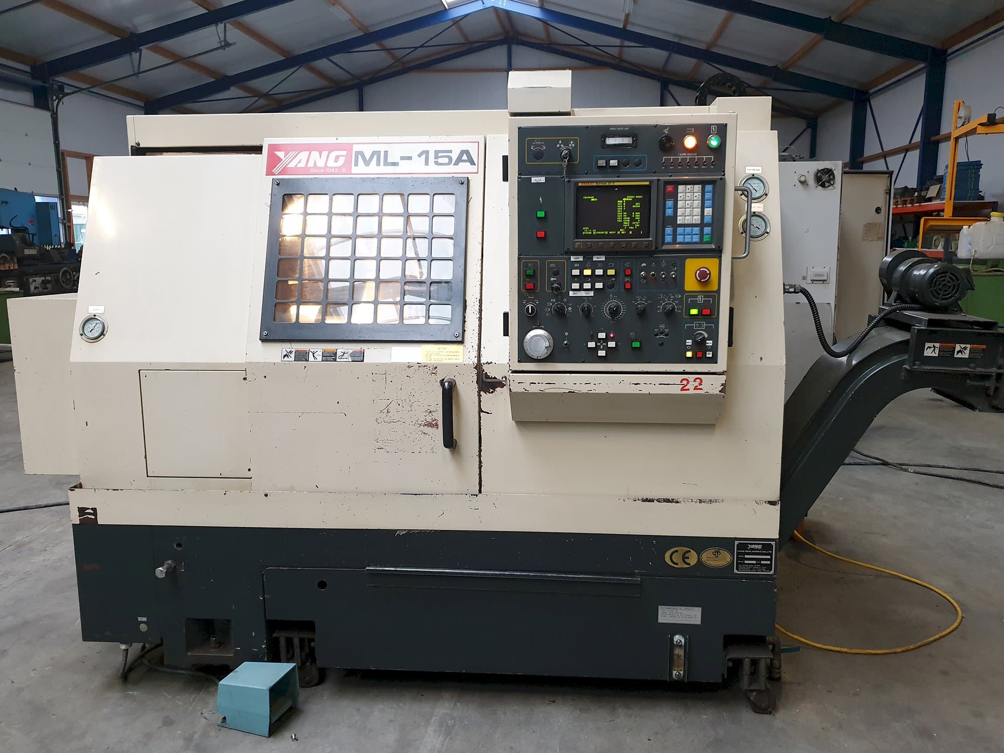 Vooraanzicht van Yang ML-15A machine