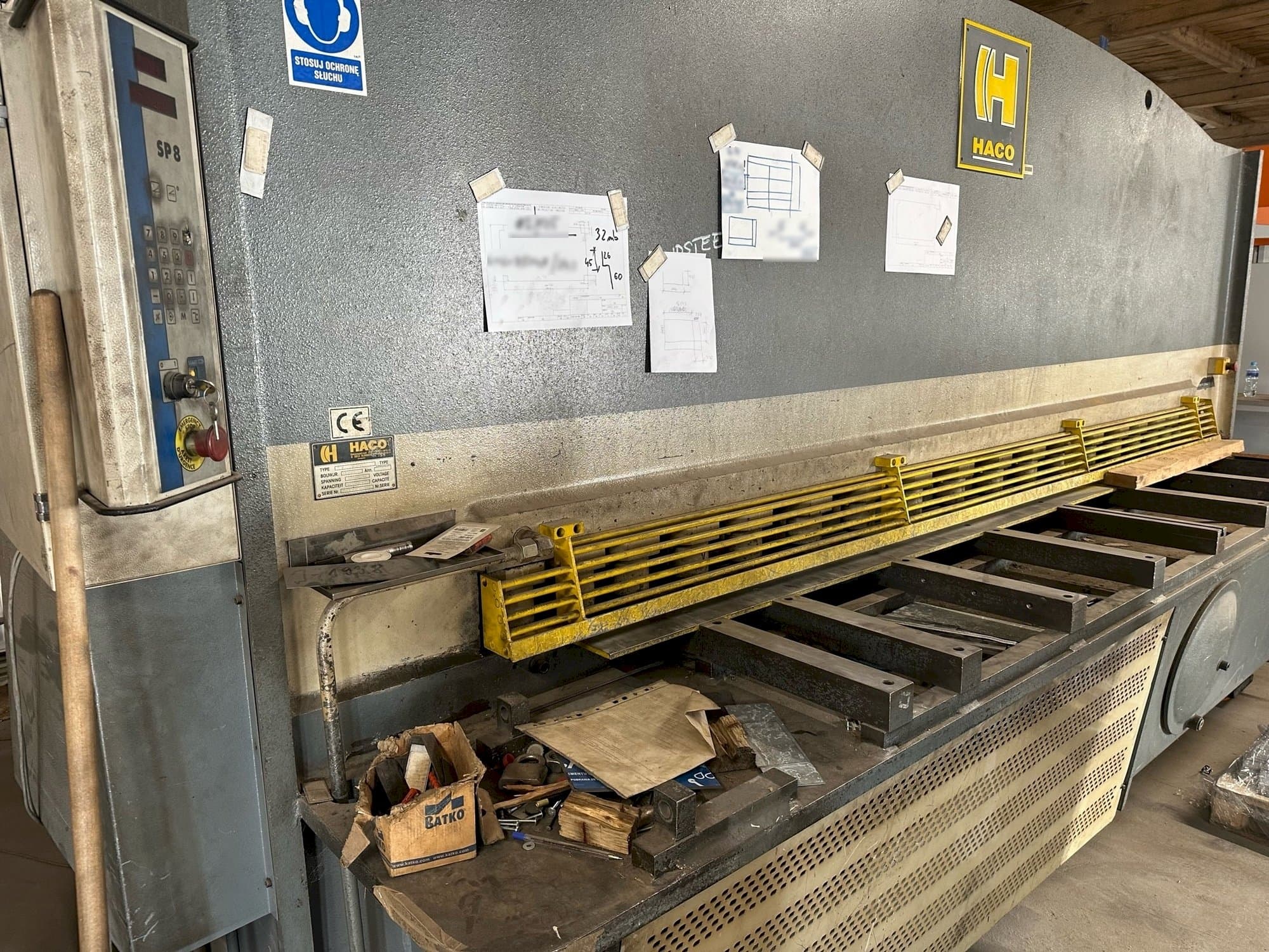 Vooraanzicht van HACO TS 3012 machine