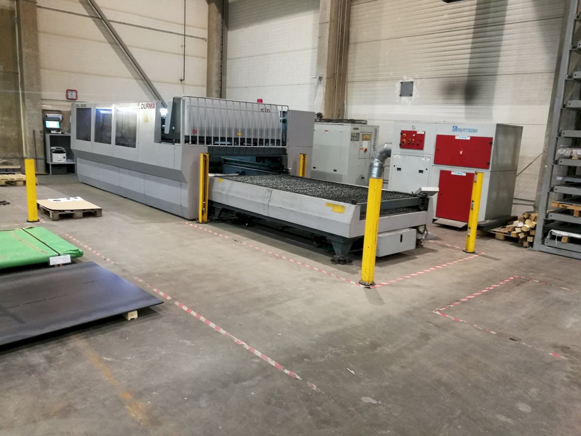 Vooraanzicht van Durma HDL 3015 machine