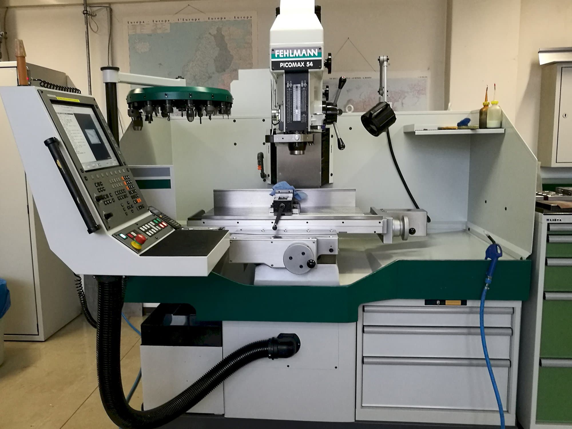 Vooraanzicht van FEHLMANN PICOMAX 54 machine