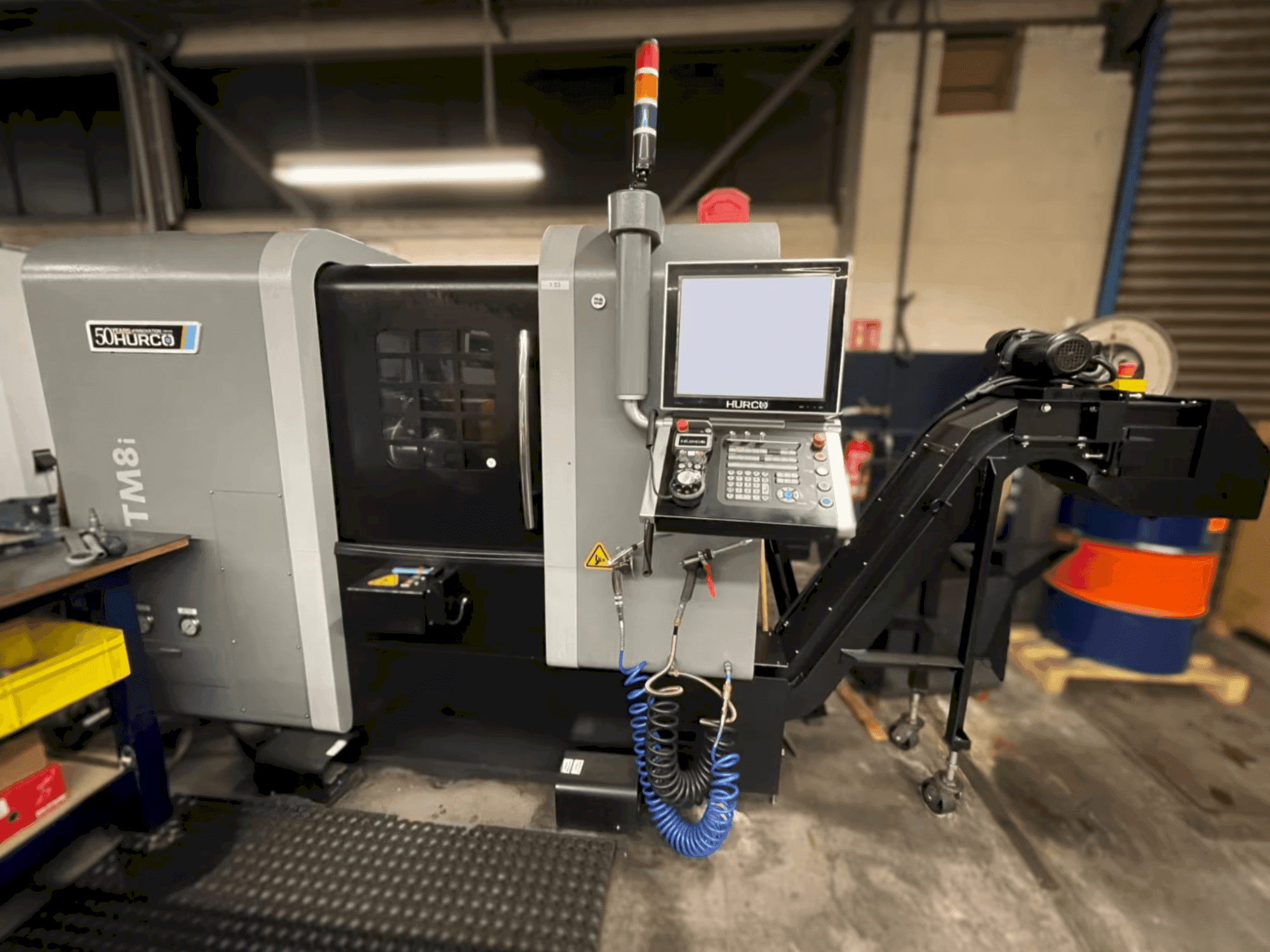 Vooraanzicht van Hurco TM8i machine