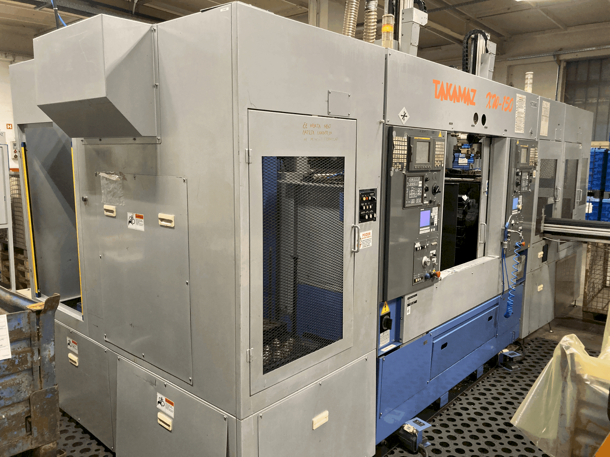 Vooraanzicht van Takamaz XW-150 machine