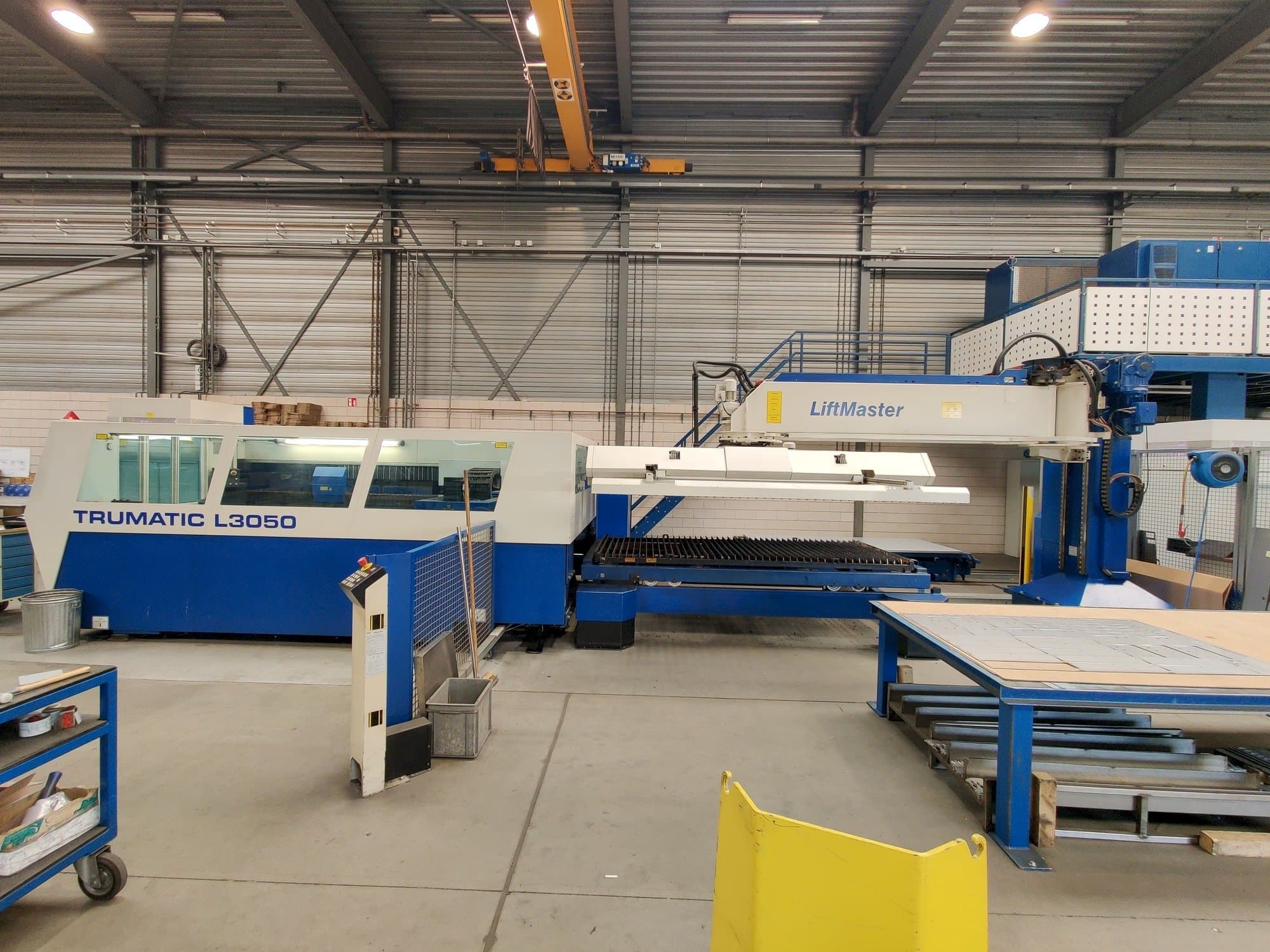 Vooraanzicht van Trumpf Trumatic L3050 + Liftmaster machine