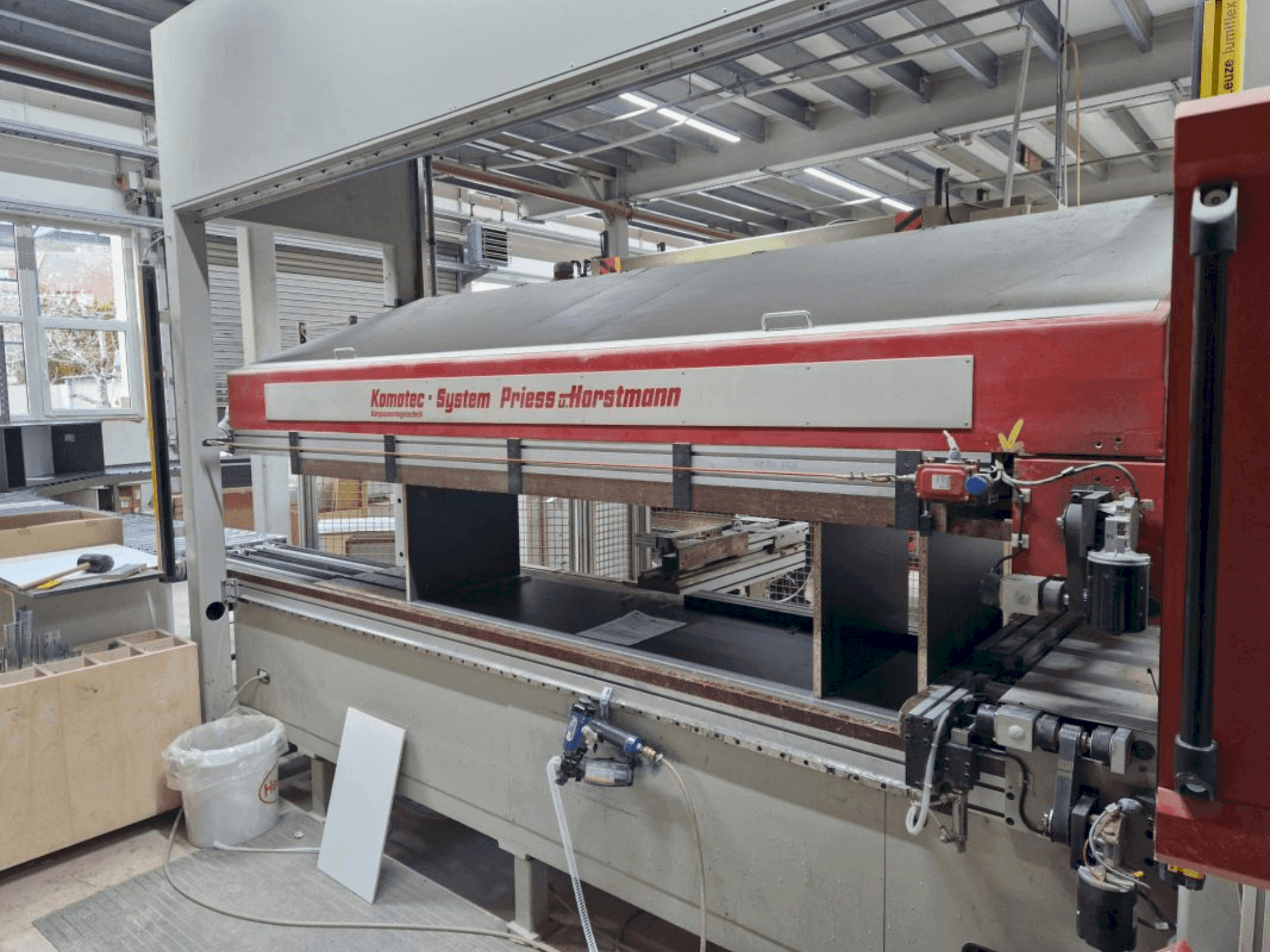 Vooraanzicht  van Priess & Horstmann PBA-52M  machine