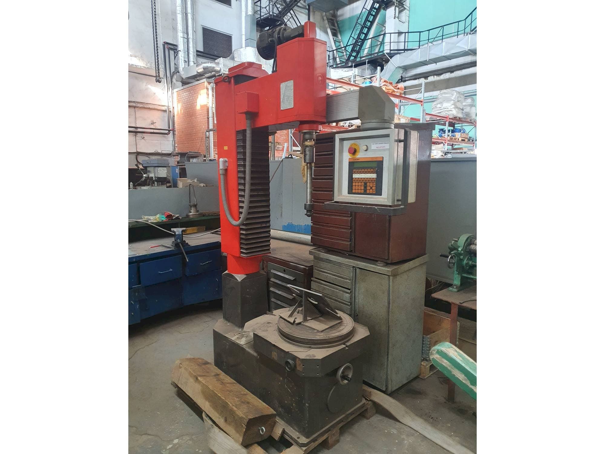 Vooraanzicht van TAUMELUS III N machine