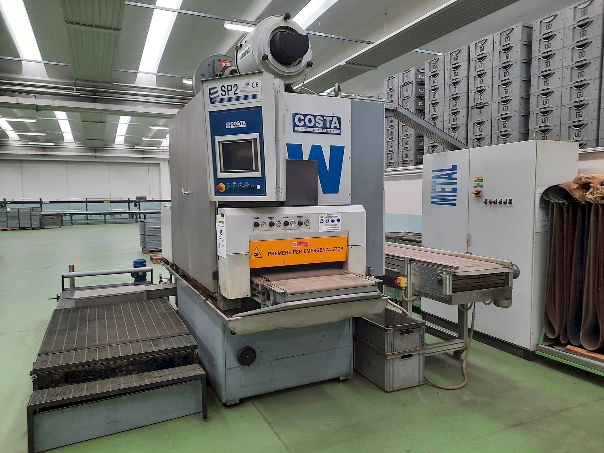 Vooraanzicht  van Costa CCCC 600  machine