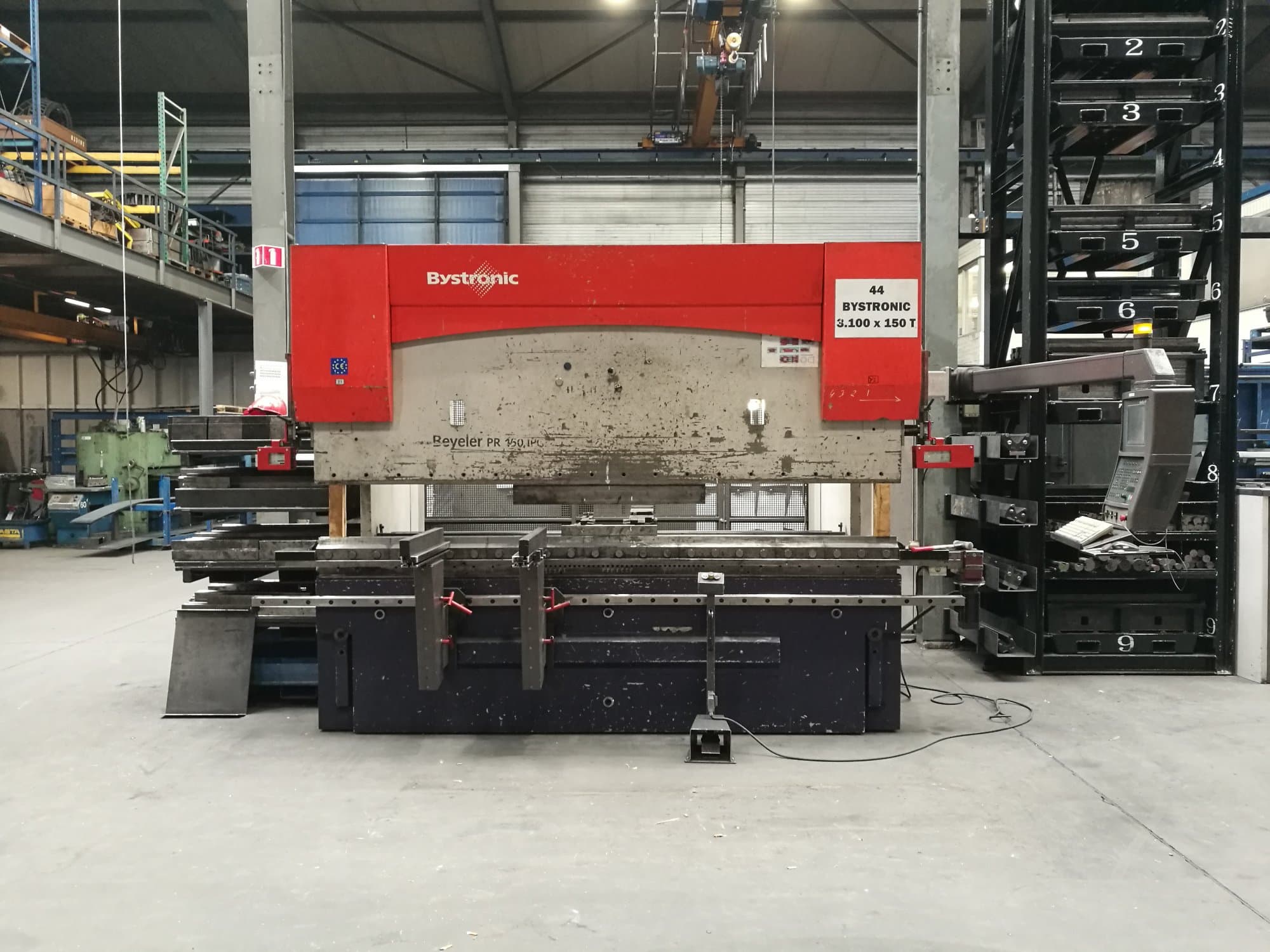 Vooraanzicht van Bystronic PR 1500 X 3100 machine