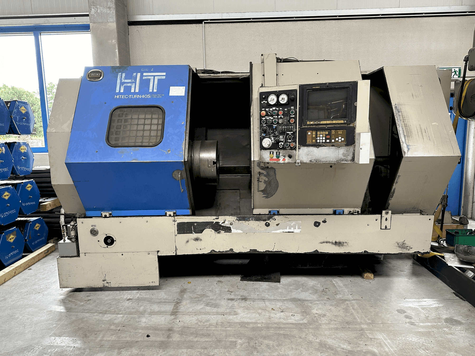 Vooraanzicht van HITACHI SEIKI HT 40S machine