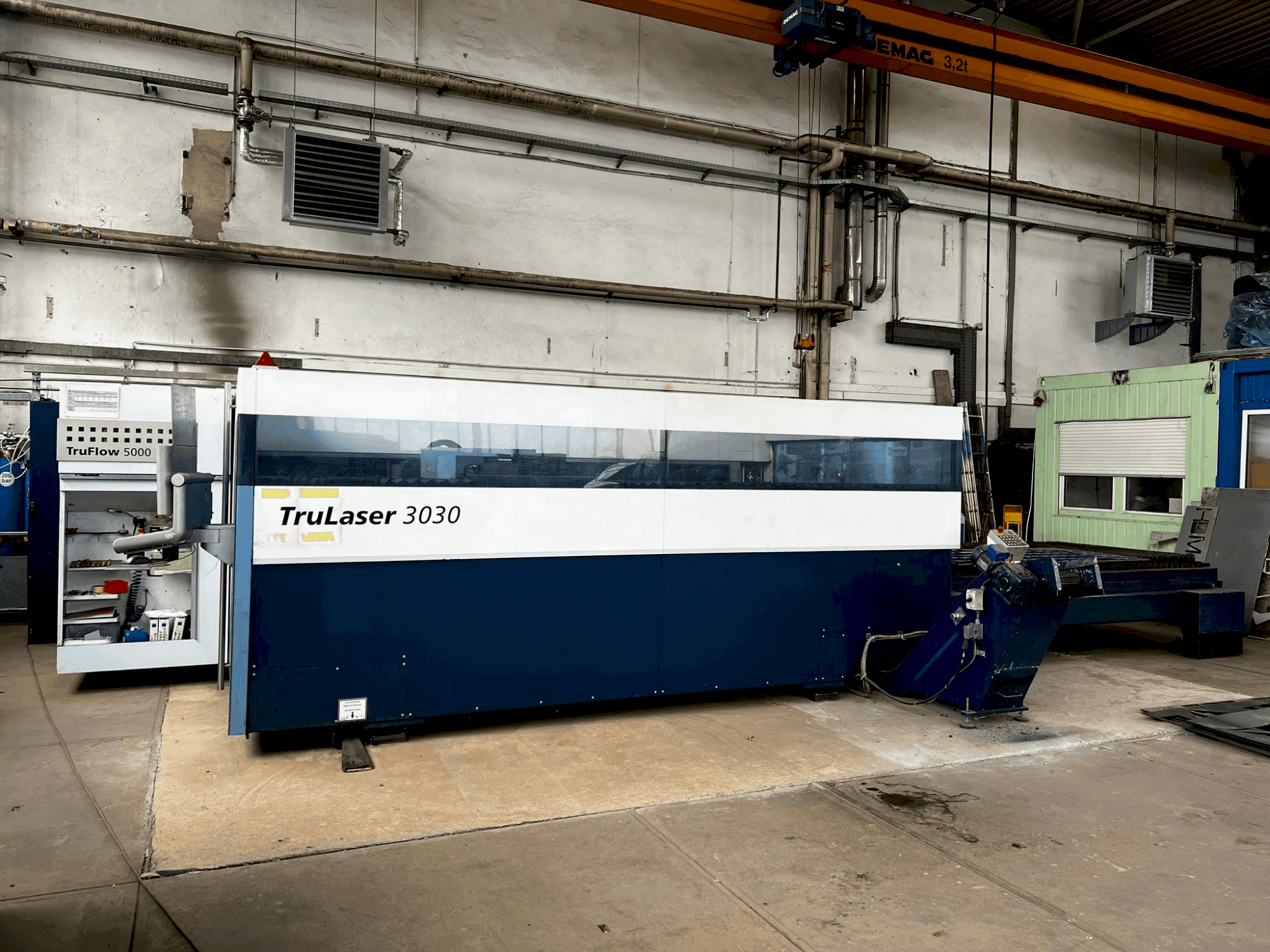 Vooraanzicht van TRUMPF TruLaser 3030 machine