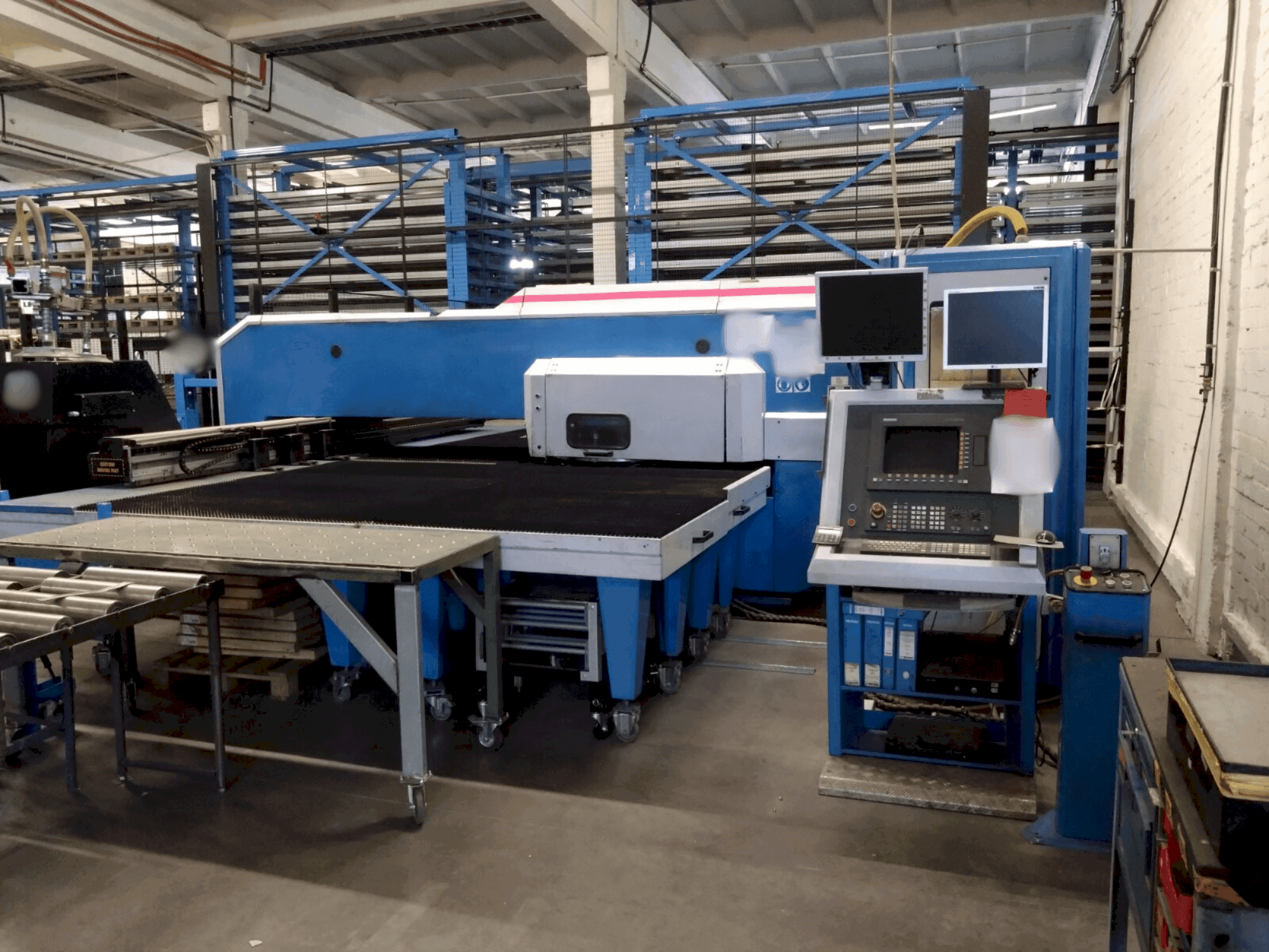 Vooraanzicht  van Finn-Power F6-25 5B  machine