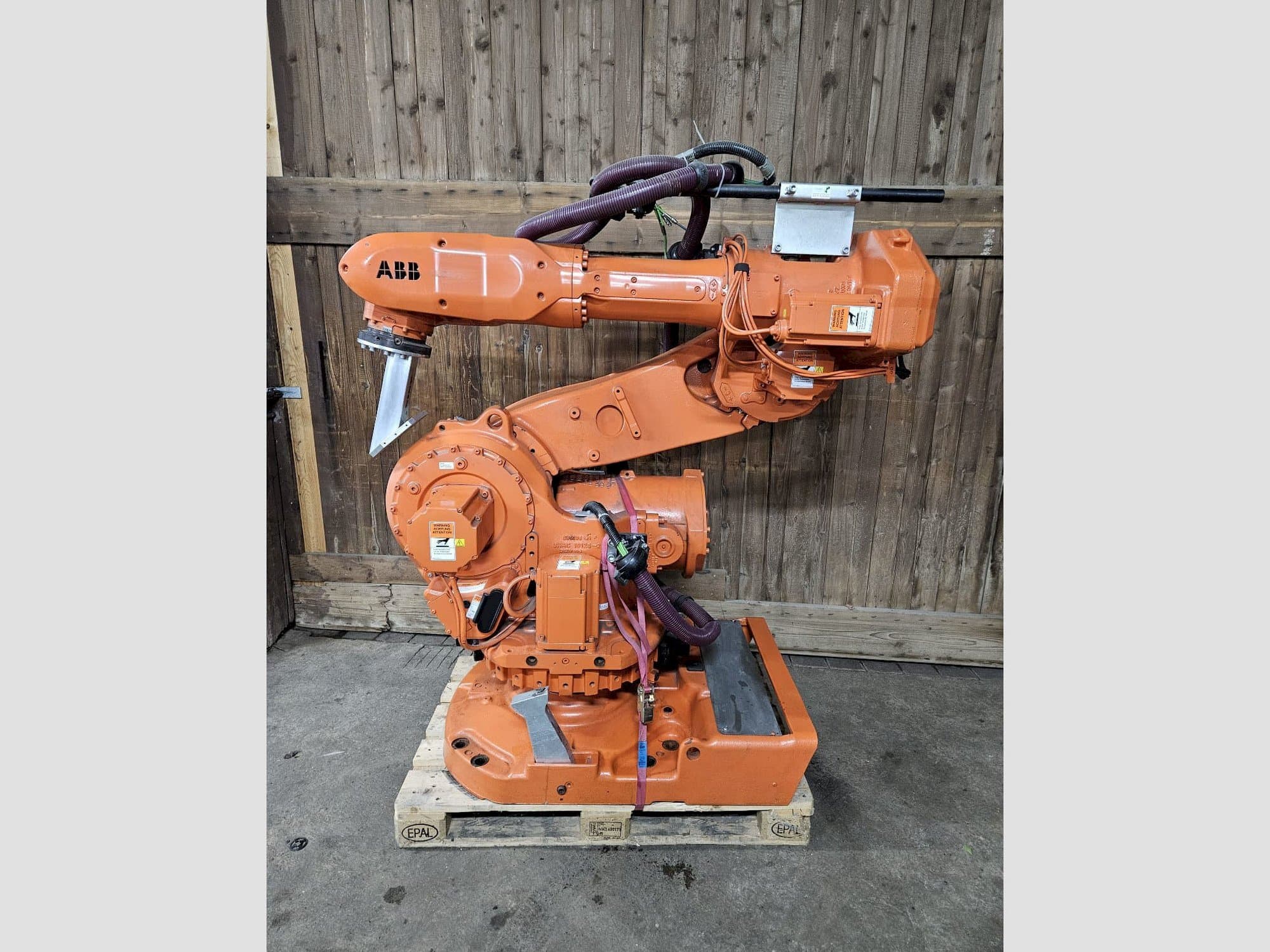 Vooraanzicht van ABB IRB 6600-175/2.55 machine