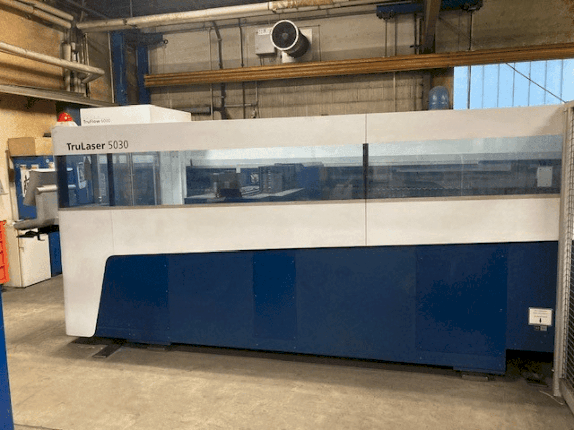 Vooraanzicht van TRUMPF TruLaser 5030 (L52) machine