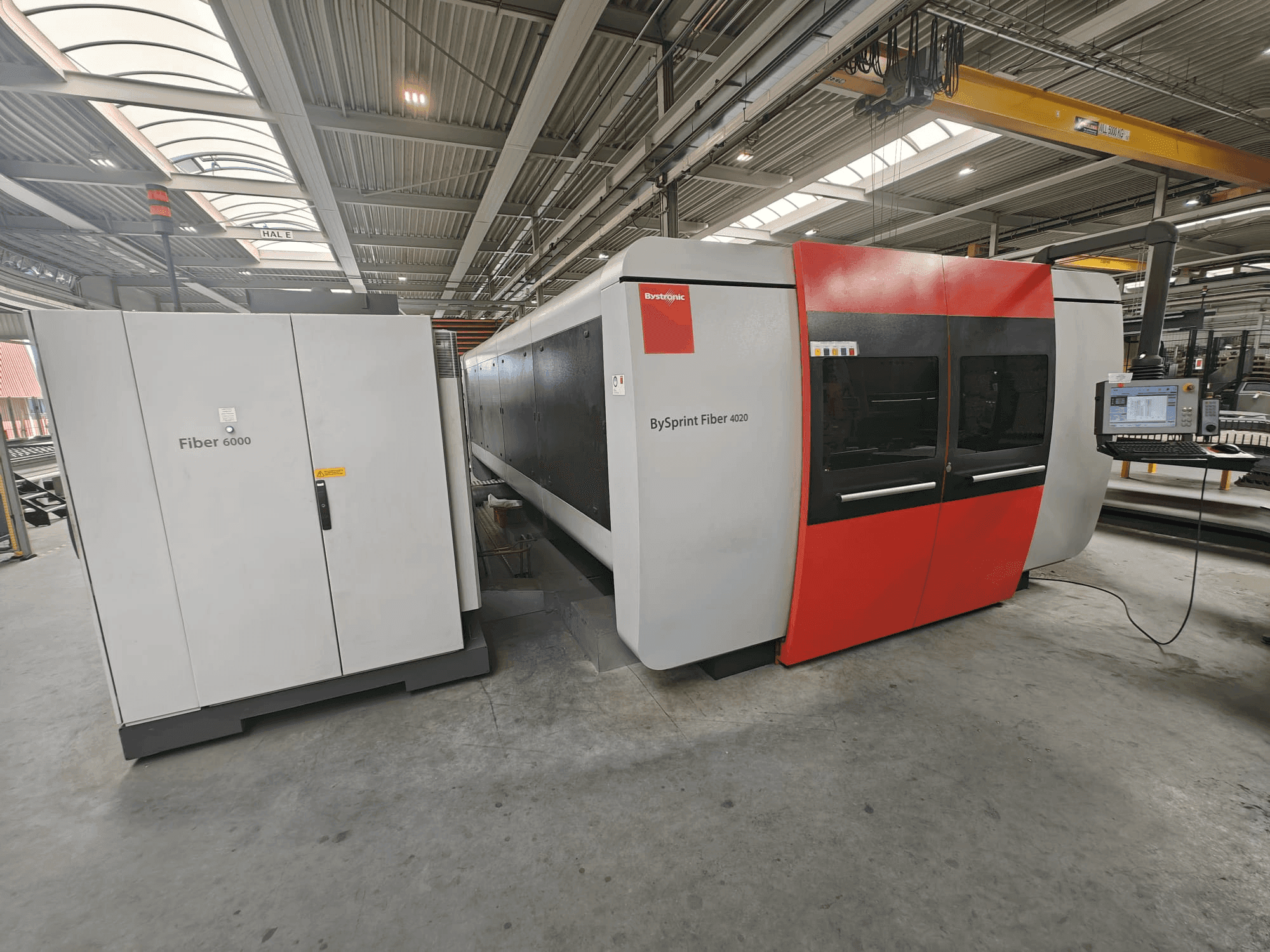 Vooraanzicht van Bystronic BySprint Fiber 4020 + ByTrans Extended 4020 machine